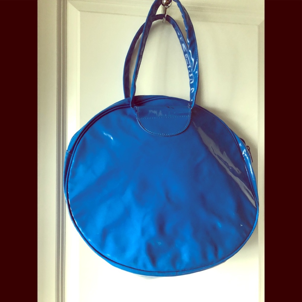 Round vinyl bag